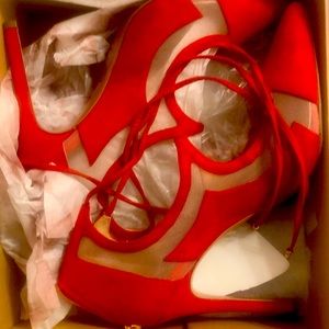 Jessica Simpson red pump
